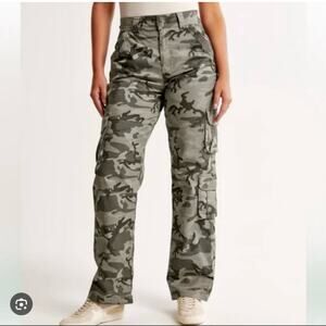 Abercrombie & Fitch Pants Womens 30 Short Green Gray Camo Relaxed Cargo Utility